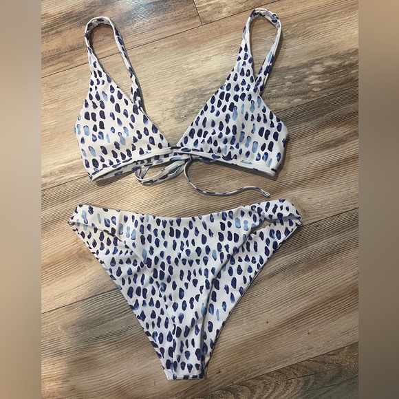 SHEIN Bikini Bathing Suit Size Medium Top & Bottoms Tie Back White Purple - Picture 1 of 3